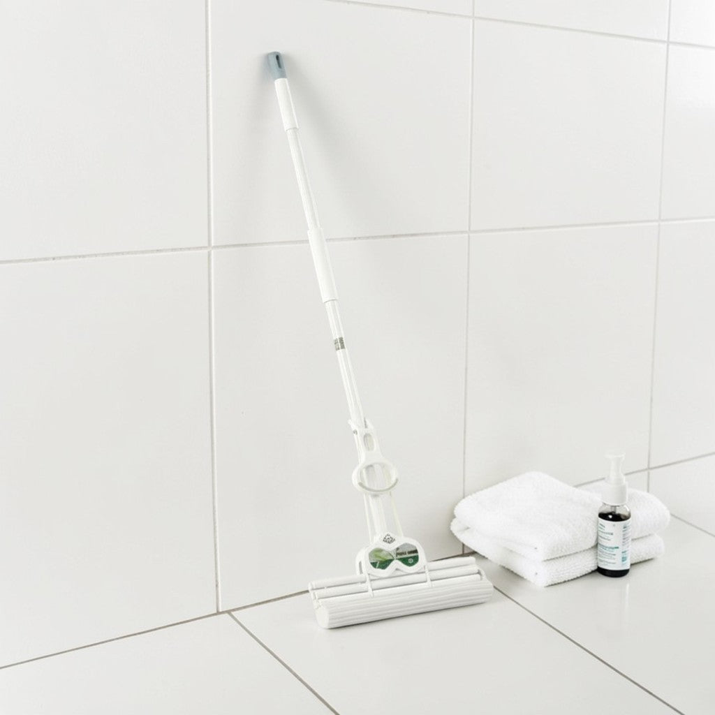 Easy Squeeze Mop - SimplifiNest